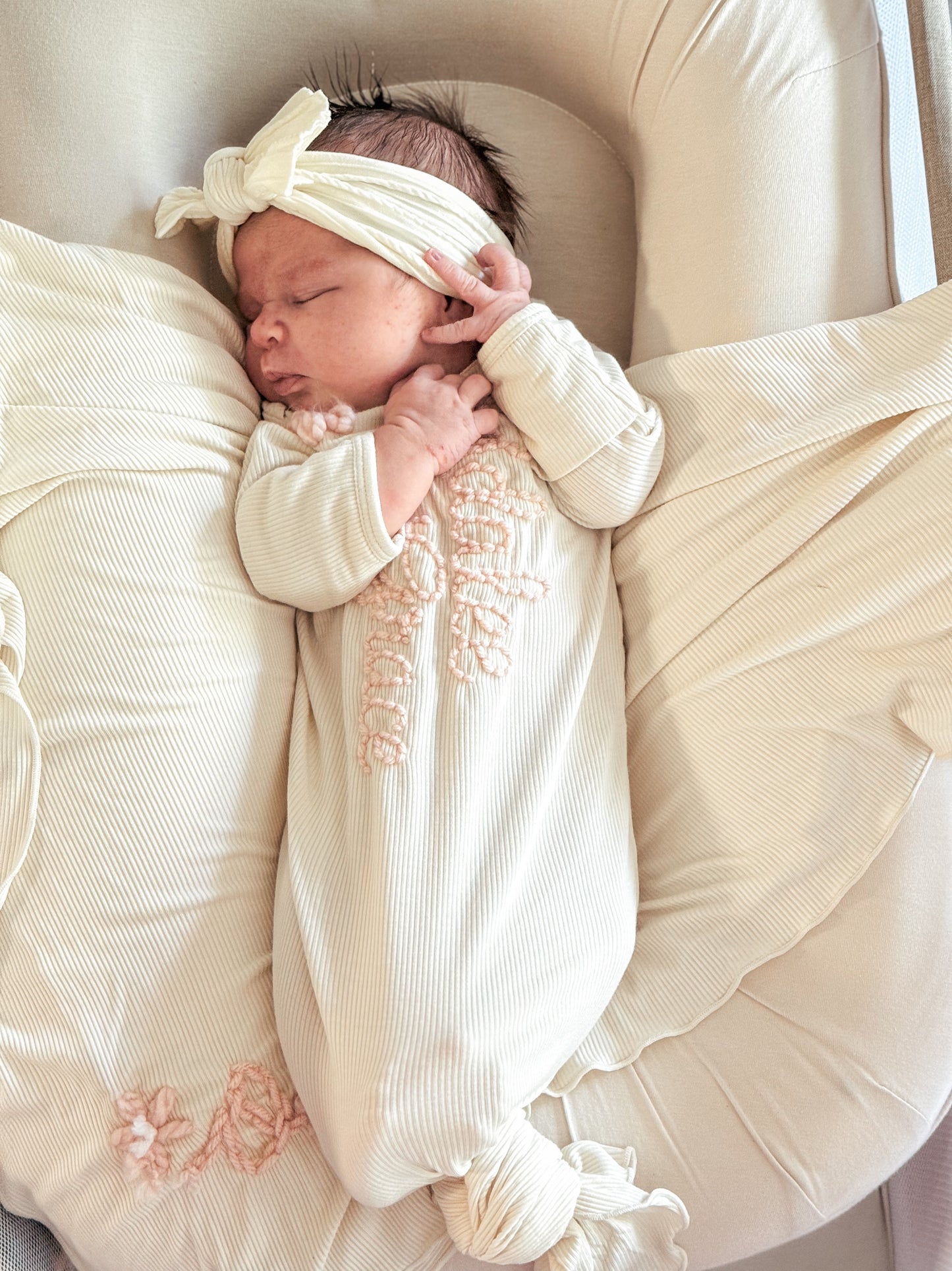 Newborn Girls Bamboo Knotted Gown, Headband and Swaddle Layette Set